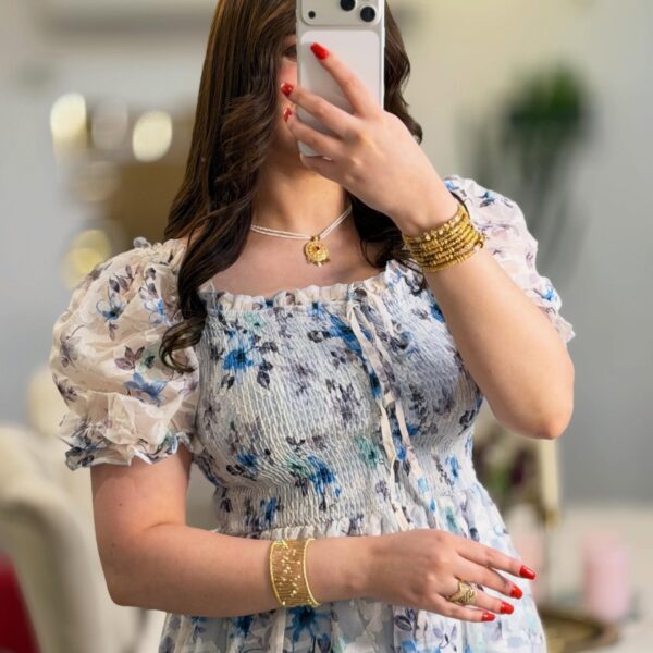 ⁨ پیراهن زیبای پرنسسی